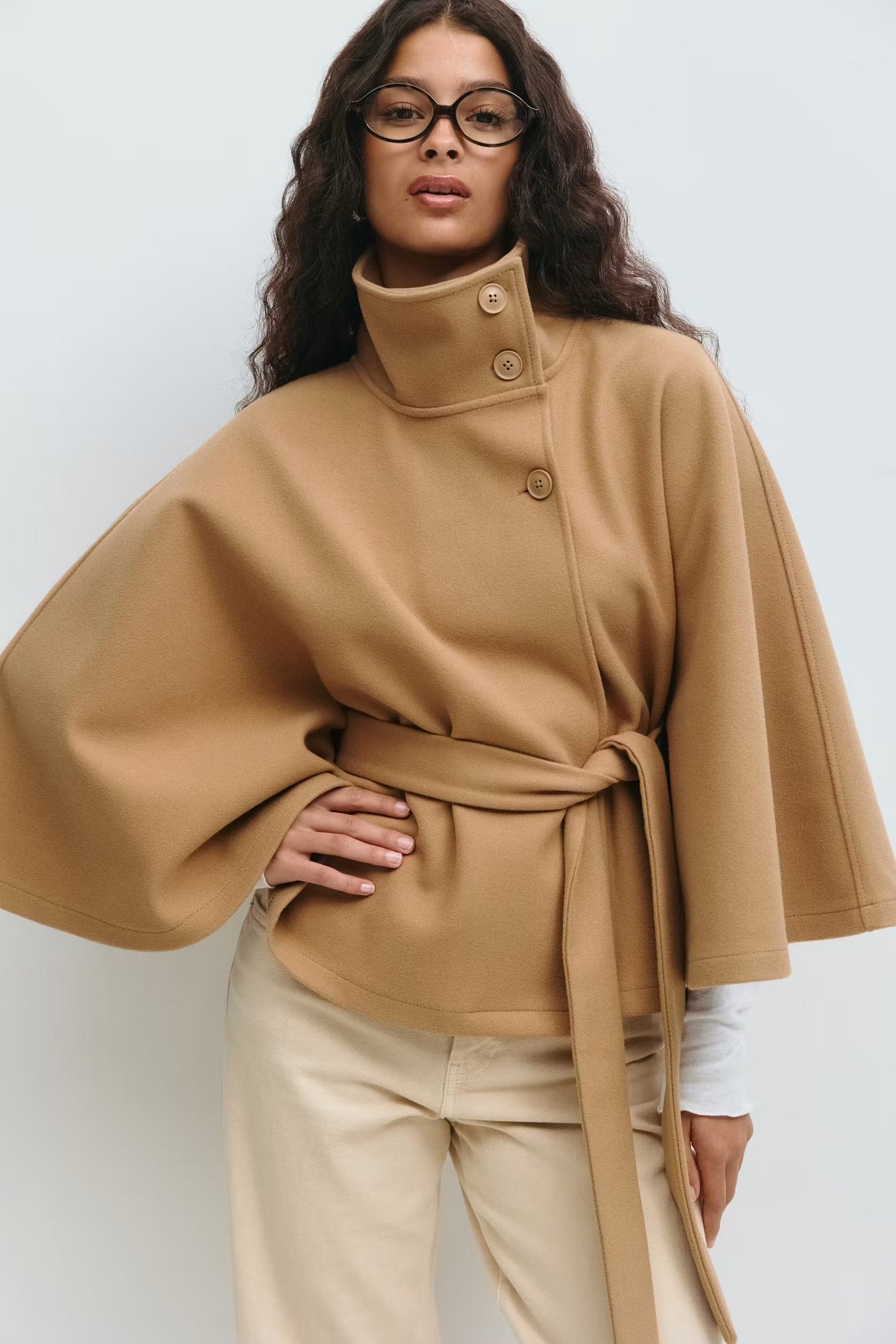 Evonni | Belt cape jacket