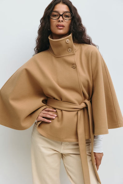 Evonni | Belt cape jacket