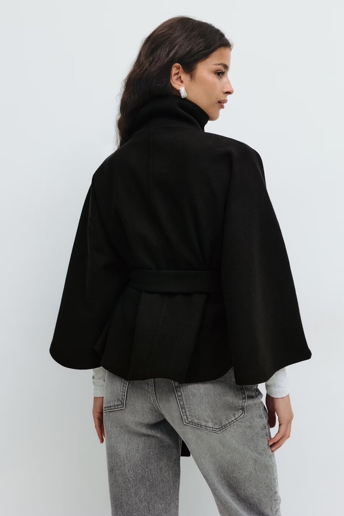 Evonni | Belt cape jacket